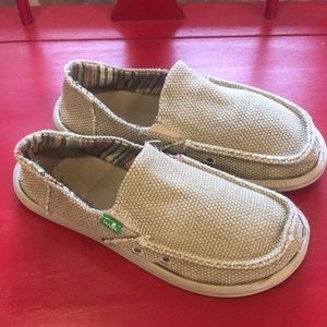 Sanuk slip on shoes